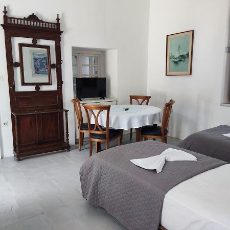 Achilleas Apartment Хидра Екстериор снимка
